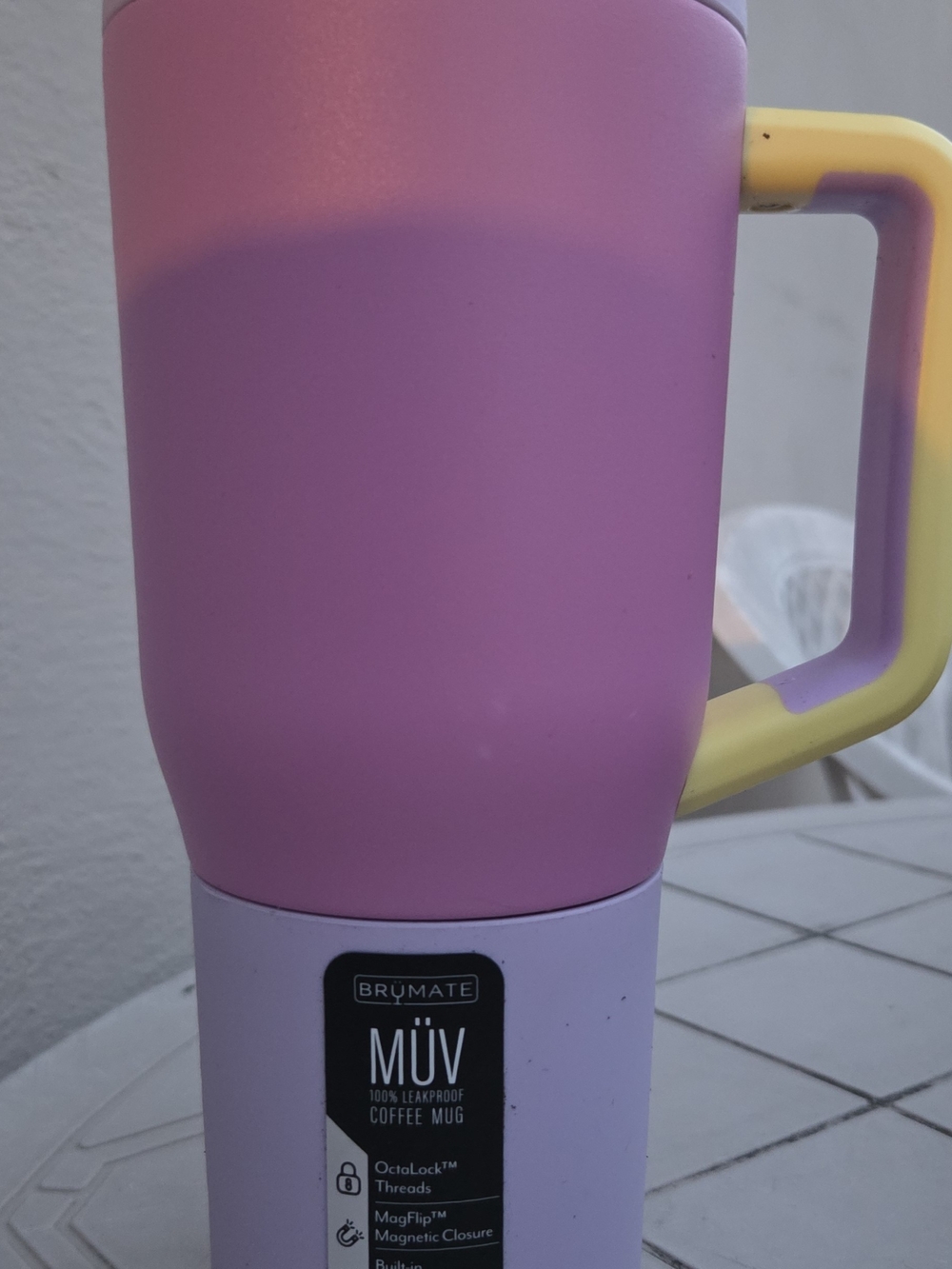 BRUMATE MÜV Insulated Coffee Mug in Pink with Yellow Handle